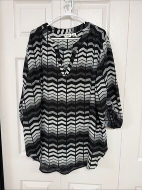 Cato Black & White Chevron V-Neck Blouse